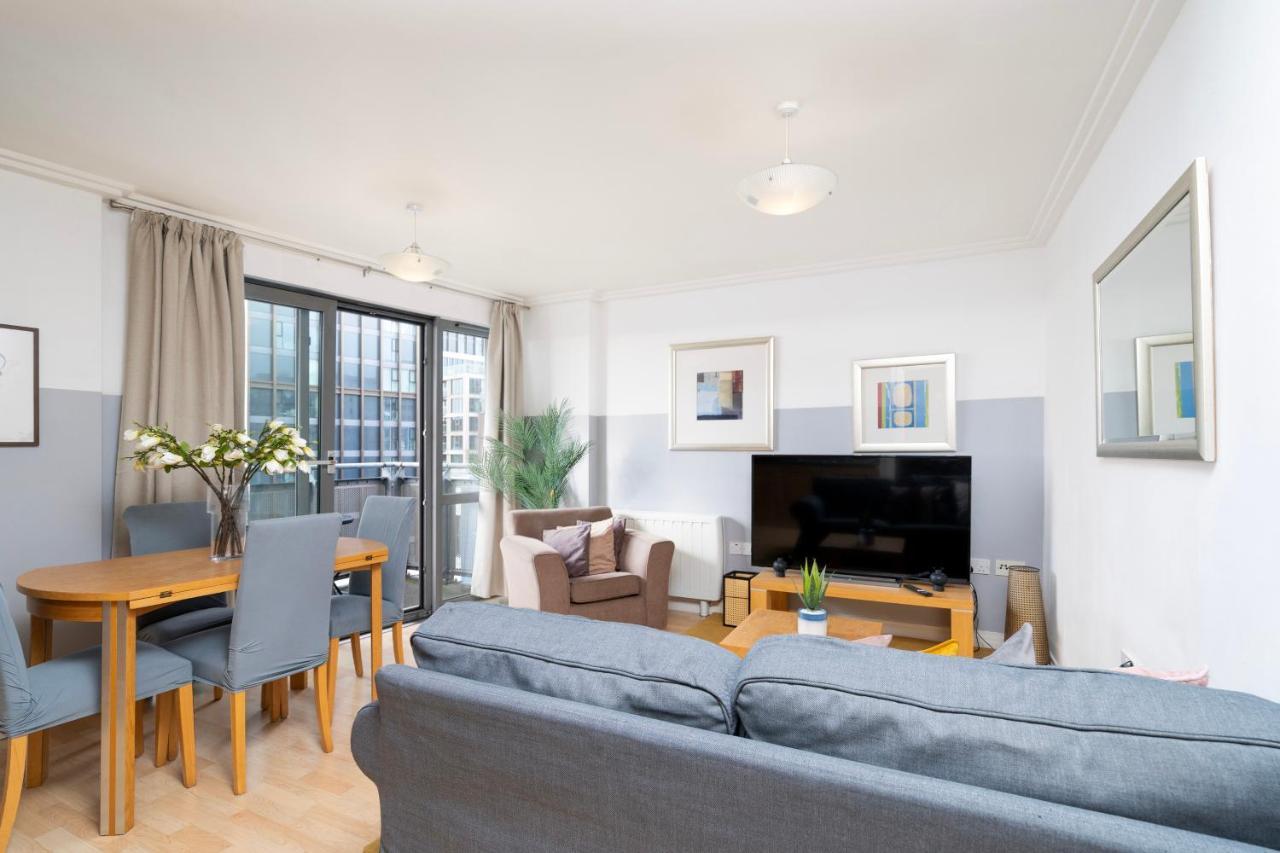 Cosy Flat Right Opp Tube Station Apartment Лондон Екстериор снимка