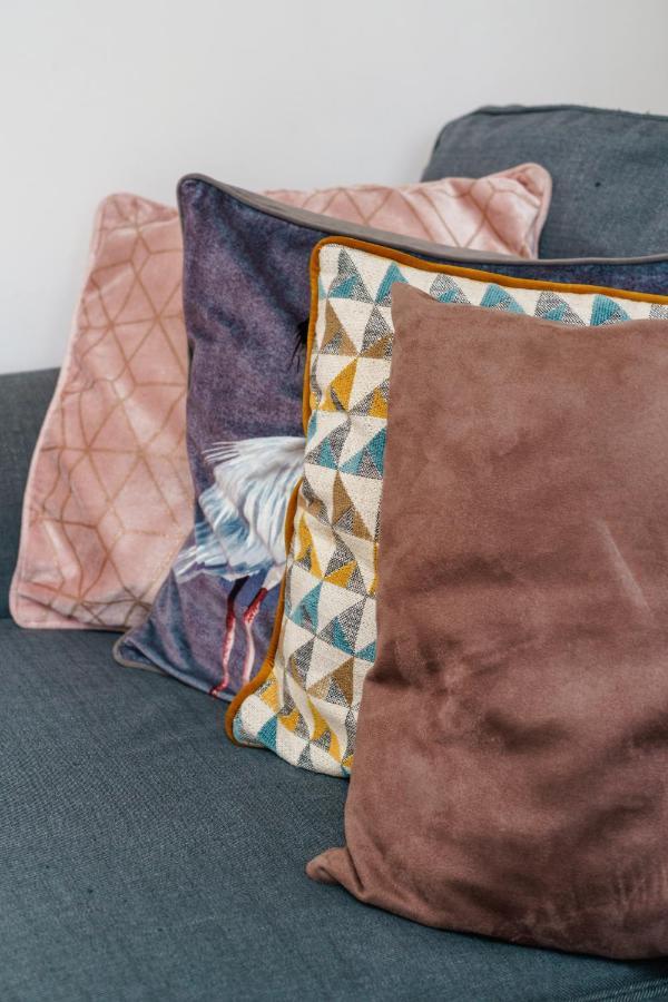 Cosy Flat Right Opp Tube Station Apartment Лондон Екстериор снимка
