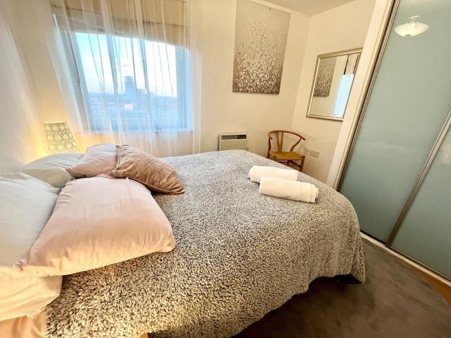 Cosy Flat Right Opp Tube Station Apartment Лондон Екстериор снимка